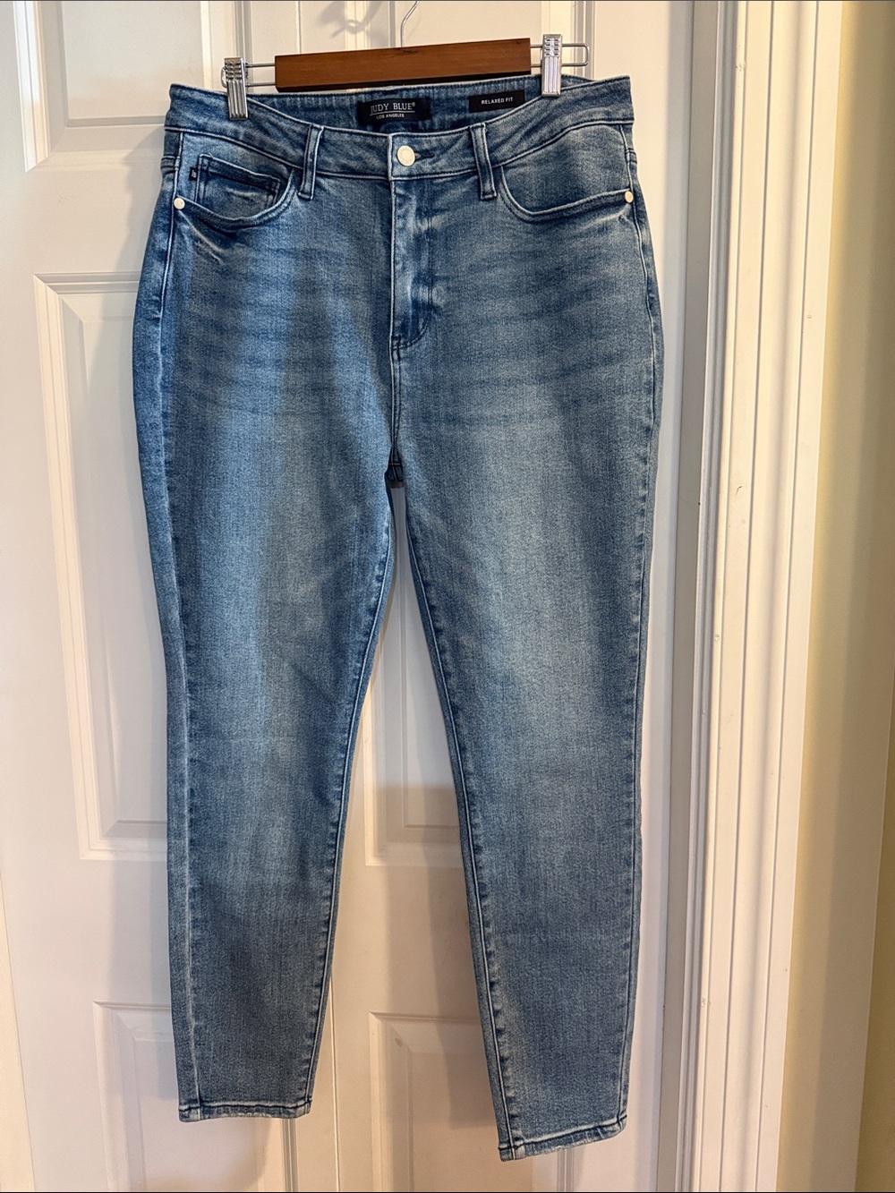 Judy Blue Mid-Rise Washed Skinny Jeans in Light Blue